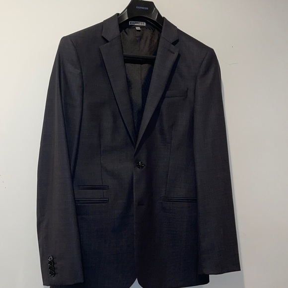 Men’s Express photographer dark charcoal suit
